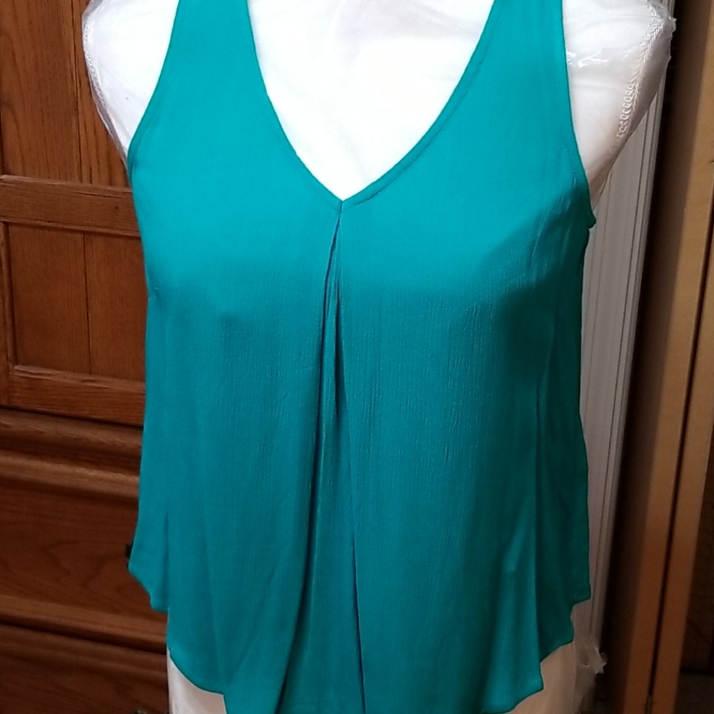 Love Fire Essential Sleeveless Top